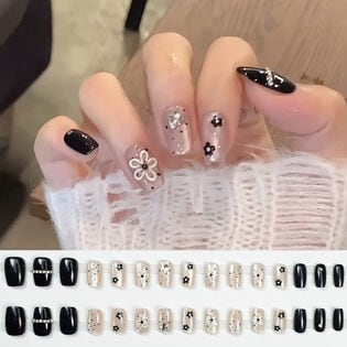 【30枚入】ネイルチップ   モノトーン風フラワーデザイン