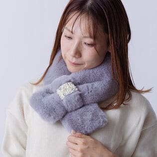 【グレー】差し込むだけで華やか ふわふわティペット