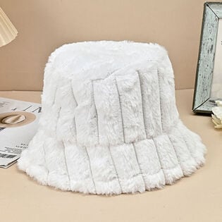 【ホワイト】ふわふわファーのバケットハット