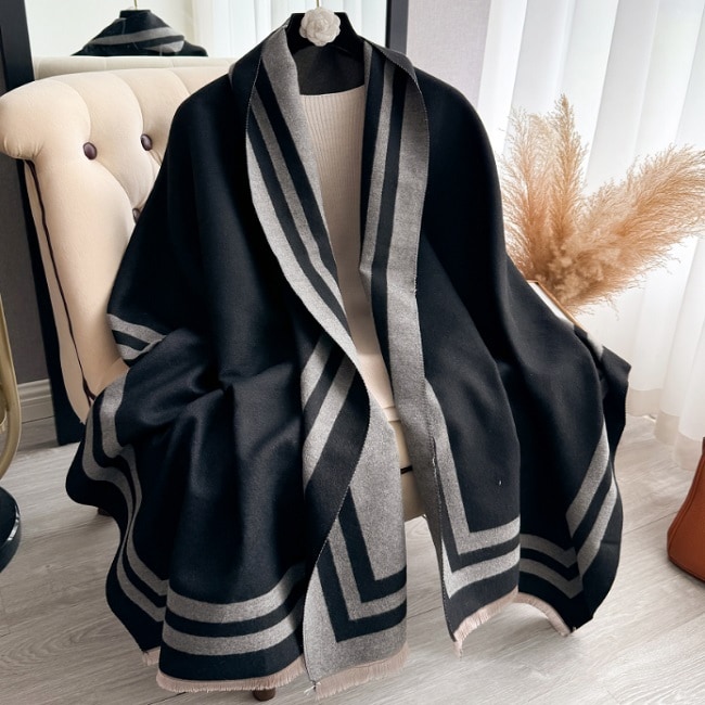 【ブラック×グレー】春、秋まで使えるリバーシブル大判ストール