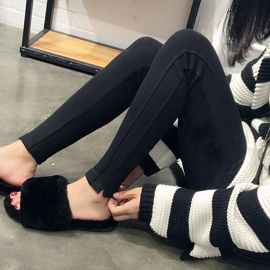 【ブラック】レギンスパンツ（スリット入り）