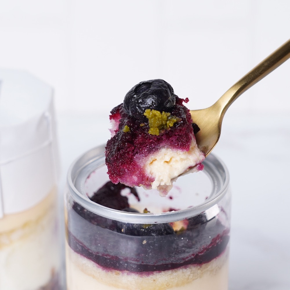 【4本】白金グラススイーツ（ホワイトティラミス ブルーベリー）