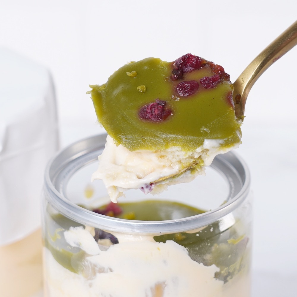 【4本】白金グラススイーツ（ホワイトティラミス ピスタチオ）