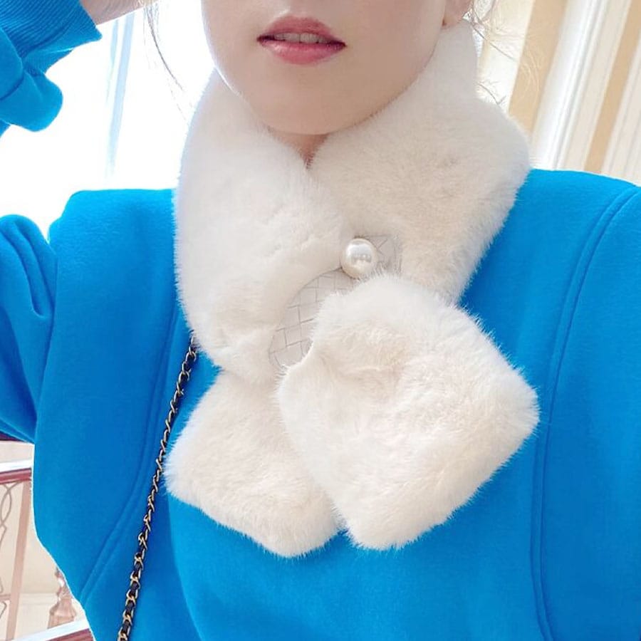 【A01/ホワイト】ふわふわフェイクファーティペット